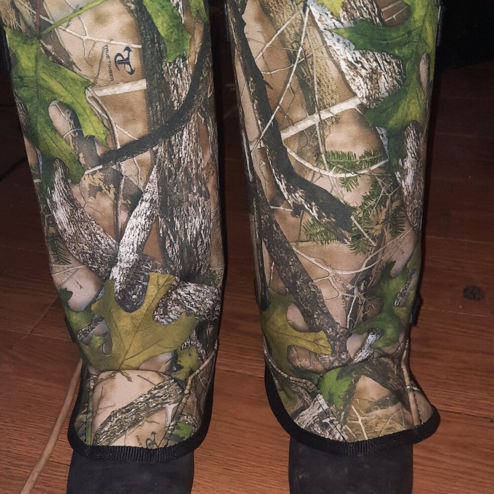 Camouflage hunting boot covers